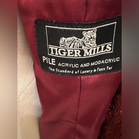 Terry Lewis Classic Luxuries Burgundy Faux Fur; Plush, Rich & real looking fur. - Picture 5 of 12